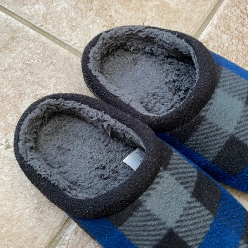 Cuddl Duds Boys Buffalo Check Fleece Slippers